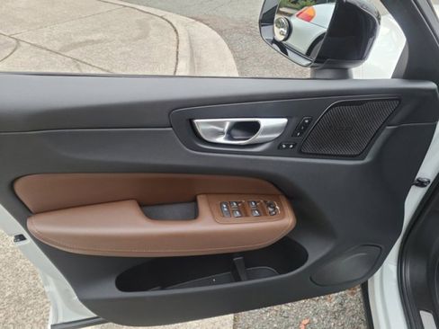 Used 2023 Volvo XC60 B5 Plus w/ Climate Package image 21