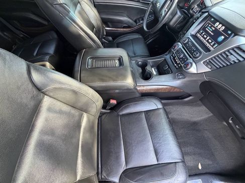 Used 2017 Chevrolet Tahoe LT w/ Luxury Package RWD image 13