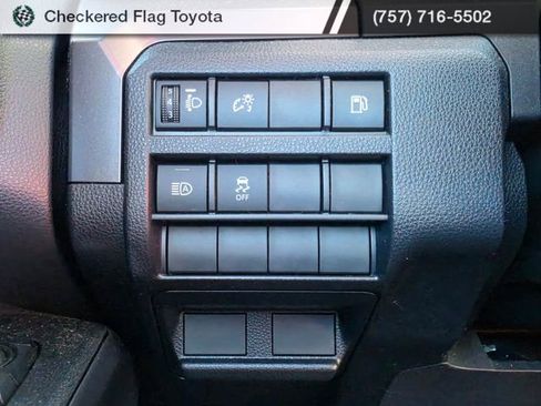 Used 2025 Toyota 4Runner SR5 AWD/4WD image 11