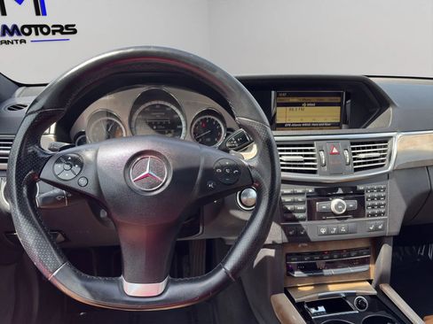 Used 2011 Mercedes-Benz E 550 Sedan image 11