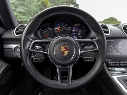 Certified 2024 Porsche 718 Cayman RWD image 28