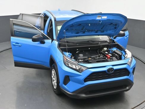 Used 2019 Toyota RAV4 LE w/ All Weather Liner Package AWD/4WD image 63