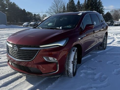Used 2022 Buick Enclave Essence image 1