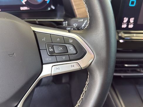 Used 2024 Volkswagen Atlas SE FWD image 23