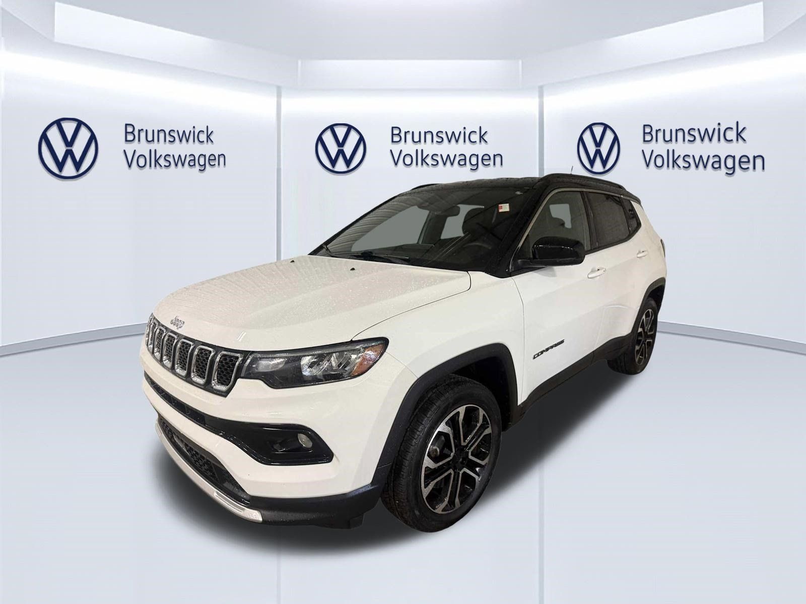 Used 2023 Jeep Compass Limited AWD/4WD image 5