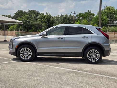 Used 2025 Cadillac XT4 Premium Luxury FWD image 6