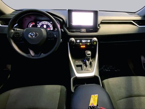 Used 2024 Toyota RAV4 XLE FWD image 15