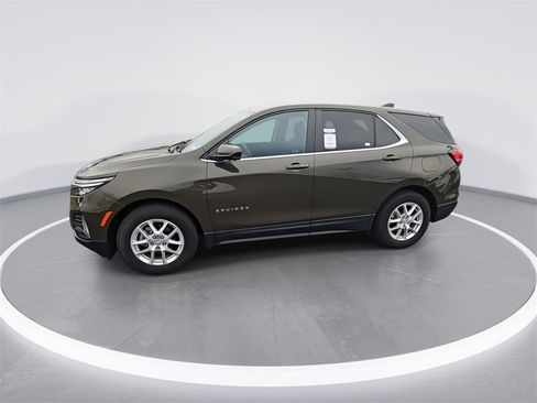 Used 2023 Chevrolet Equinox LT image 4