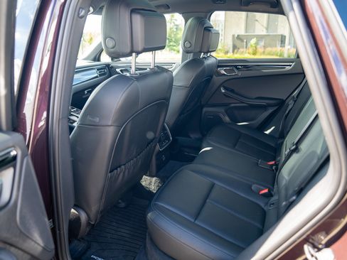 Certified 2026 Porsche Macan AWD/4WD image 22