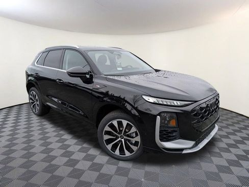 New 2026 Audi Q3 quattro 2.0T image 1