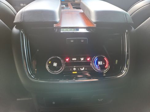 Used 2019 Lincoln Navigator Reserve AWD/4WD image 19