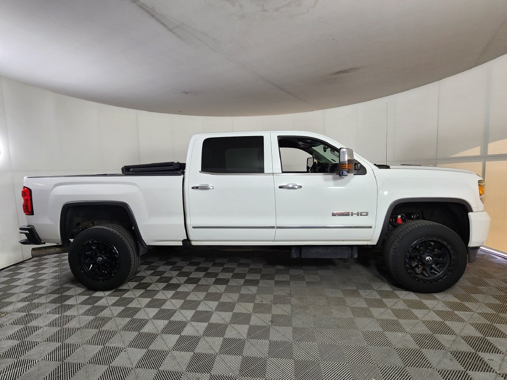 Used 2016 GMC Sierra 2500 SLT w/ Duramax Plus Package AWD/4WD image 8