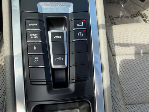 Used 2013 Porsche Boxster S image 15