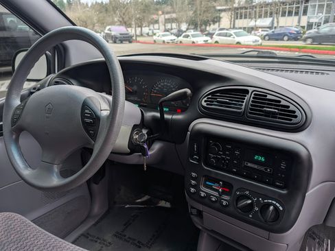 Used 1998 Dodge Grand Caravan SE image 13