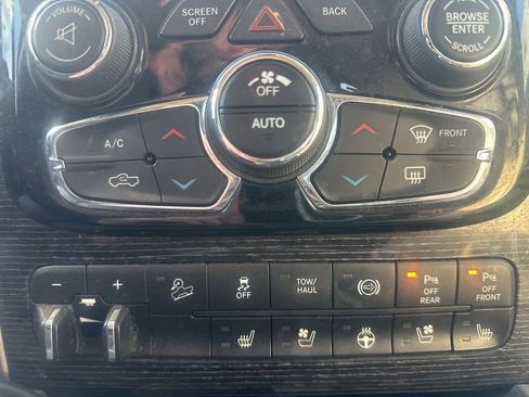 Used 2018 RAM 2500 Limited image 25