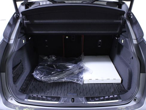 New 2026 Jaguar F-PACE R-Dynamic S image 9