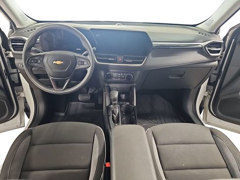 Certified 2024 Chevrolet TrailBlazer LS w/ LS Convenience Package FWD image 11