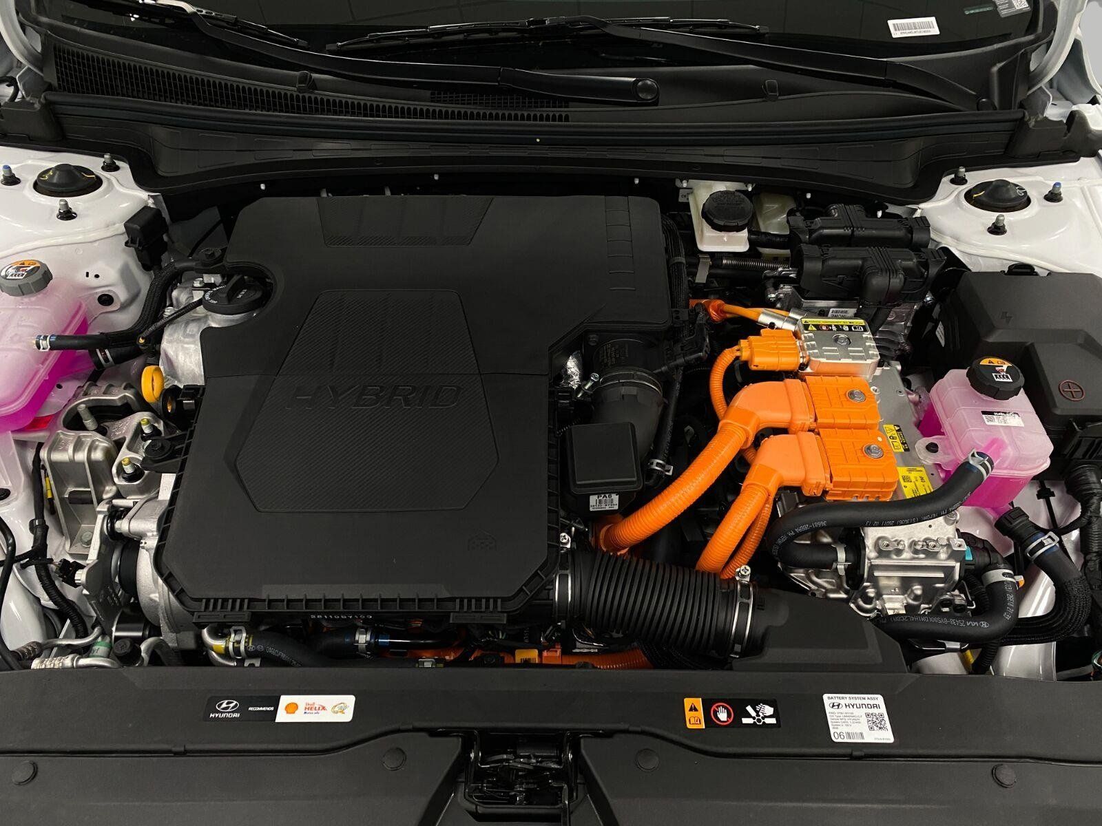 New 2026 Hyundai Elantra Limited FWD image 10