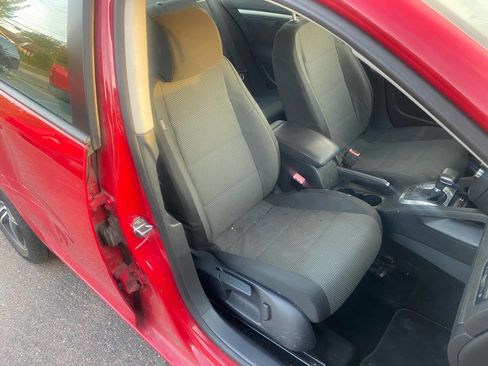Used 2010 Volkswagen Jetta S image 10