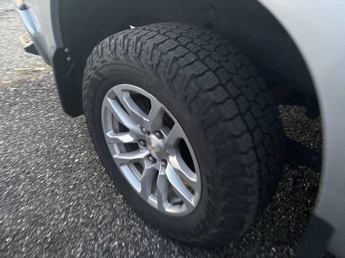 Used 2019 Chevrolet Silverado 1500 LT w/ All-Star Edition image 15