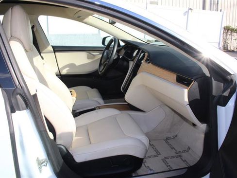 Used 2018 Tesla Model S 75D image 13