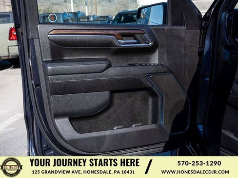 Used 2024 GMC Sierra 1500 Elevation image 11