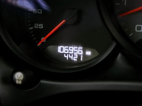 Used 2018 Porsche Macan S image 16