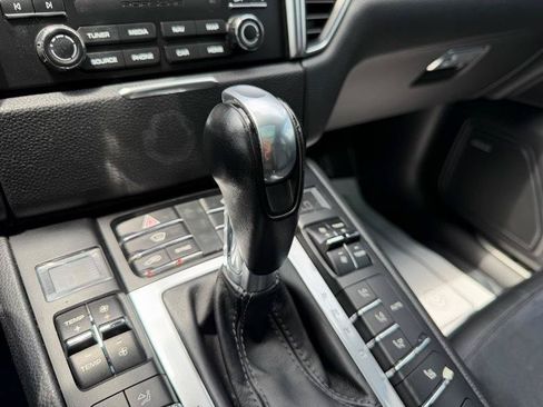 Used 2018 Porsche Macan GTS AWD/4WD image 50
