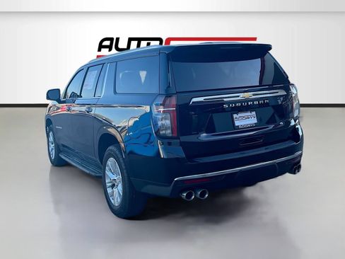 Used 2024 Chevrolet Suburban Premier w/ Advanced Technology Package AWD/4WD image 5
