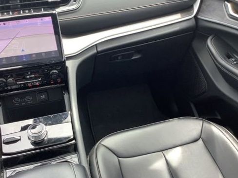 Used 2023 Jeep Grand Cherokee L Limited AWD/4WD image 14