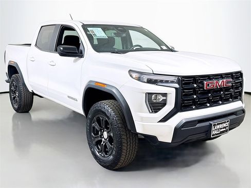 Used 2024 GMC Canyon Elevation image 3