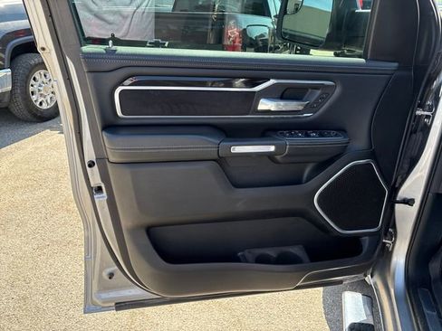 Used 2019 RAM 1500 Laramie w/ Sport Appearance Package AWD/4WD image 7