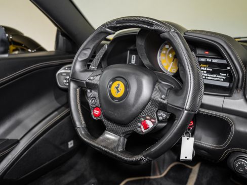 Used 2011 Ferrari 458 Italia Coupe RWD image 26