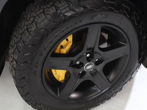 Used 2020 Land Rover Defender 110 First Edition AWD/4WD image 22