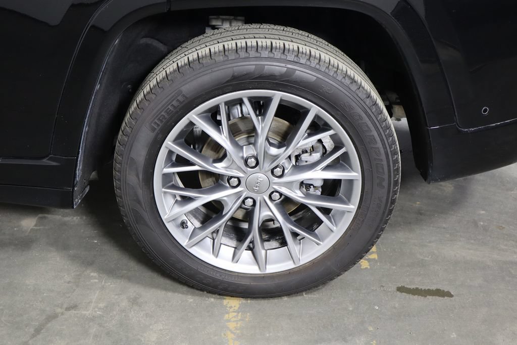 Used 2025 Jeep Grand Cherokee Summit AWD/4WD image 55