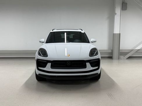 Certified 2026 Porsche Macan AWD/4WD image 9