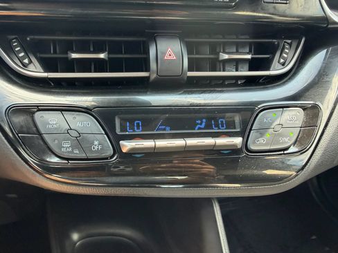 Used 2018 Toyota C-HR XLE FWD image 47