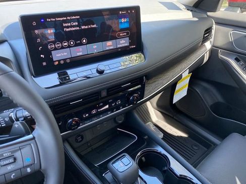 New 2026 Nissan Rogue Platinum w/ Platinum Premium Package image 17