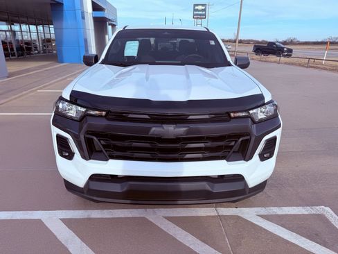 Used 2024 Chevrolet Colorado LT w/ LT Convenience Package II image 9