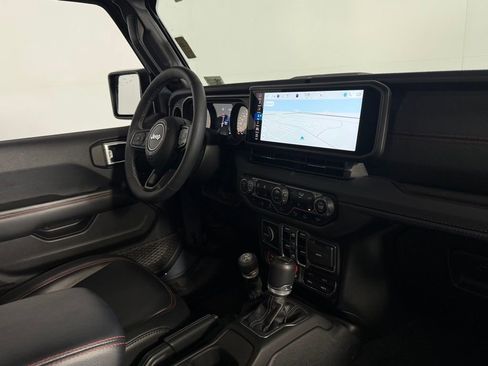 Used 2025 Jeep Gladiator Rubicon image 32