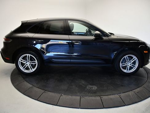Certified 2023 Porsche Macan AWD/4WD image 8