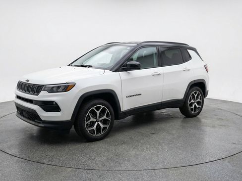 Used 2025 Jeep Compass Limited AWD/4WD image 3