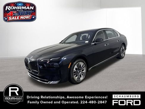 Used 2023 BMW i7 xDrive60 AWD/4WD image 1