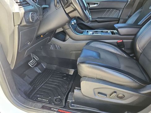 Used 2021 Ford Edge ST image 17