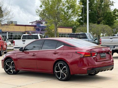 Used 2024 Nissan Altima 2.5 SR FWD image 6