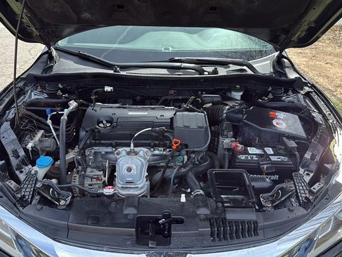 Used 2017 Honda Accord LX image 10