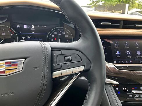 Used 2024 Cadillac XT6 Premium Luxury w/ Platinum Package AWD/4WD image 25