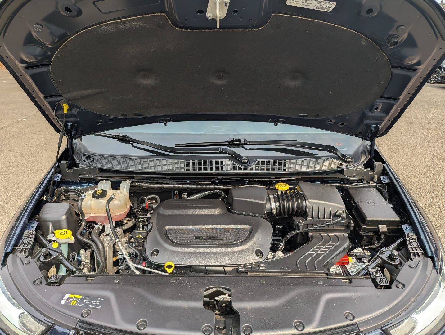 Used 2021 Chrysler Pacifica Touring-L w/ Uconnect Theater Family Group AWD/4WD image 44