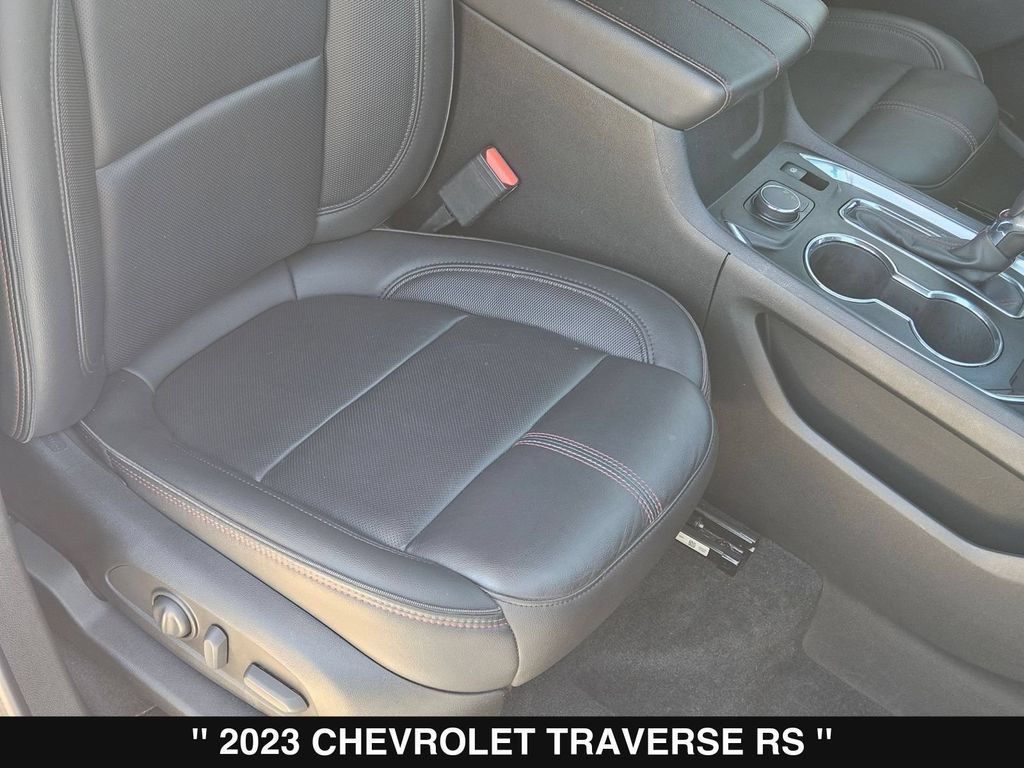 Used 2023 Chevrolet Traverse RS w/ LPO, Floor Liner Package FWD image 50