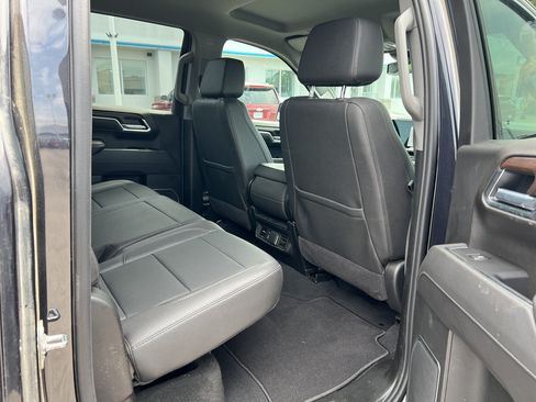 Used 2026 GMC Sierra 1500 SLT AWD/4WD image 11